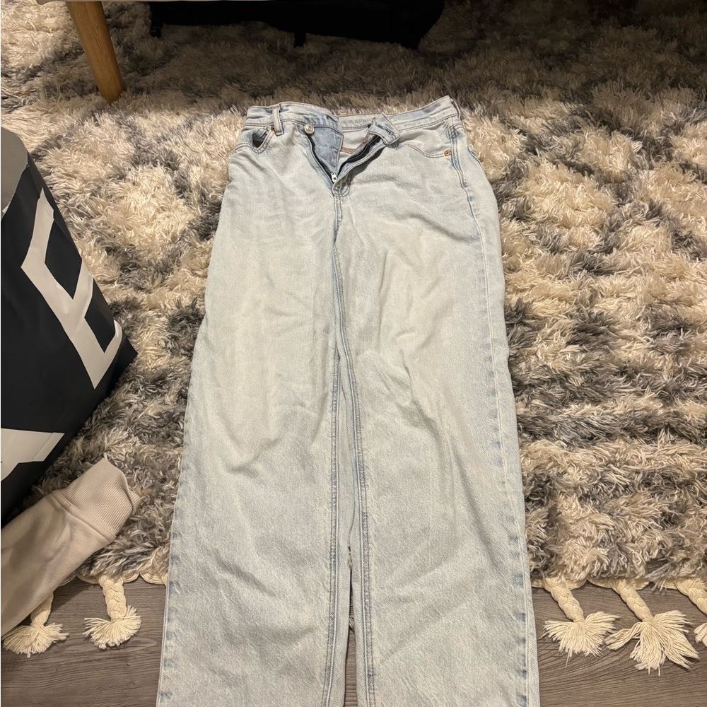 American Eagle Light Wash Straight Leg Jeans🦅